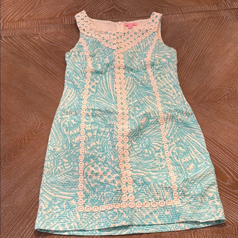 Lily Pulitzer Stylish Women’s Dress in Blue and White